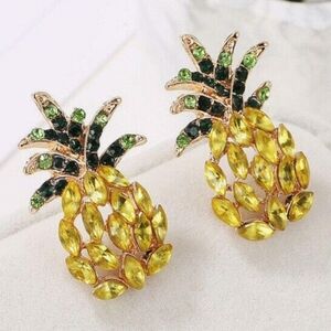 Chic Gold and Green Pineapple Earrings Studs Gold Tone Rhinestones 🍍